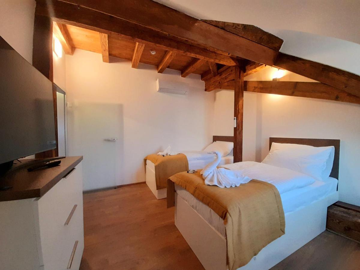 Residence Marianska Ceske Budejovice Bagian luar foto