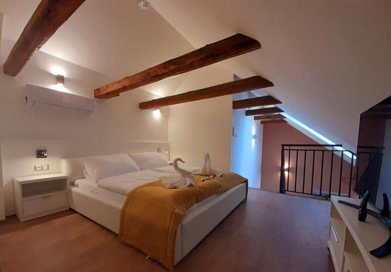 Residence Marianska Ceske Budejovice Bagian luar foto