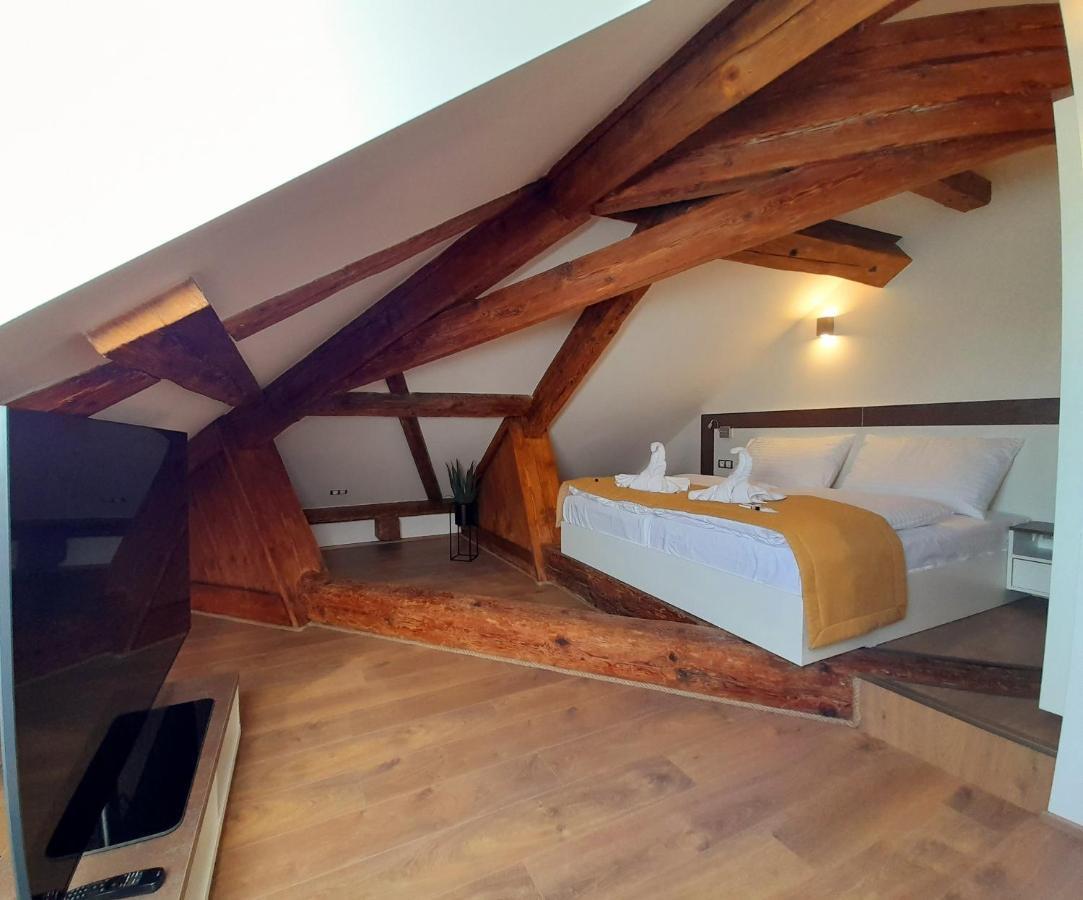 Residence Marianska Ceske Budejovice Bagian luar foto