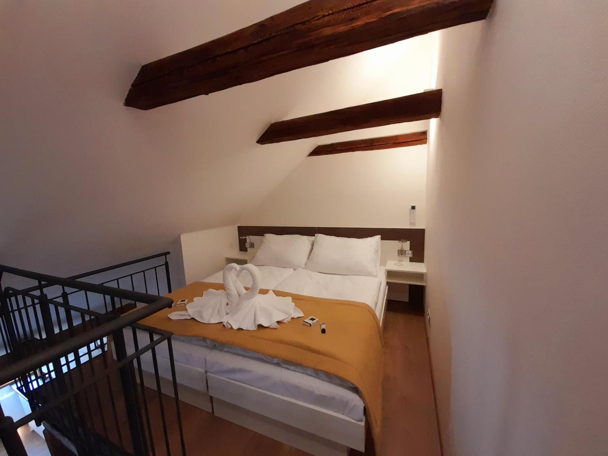 Residence Marianska Ceske Budejovice Bagian luar foto