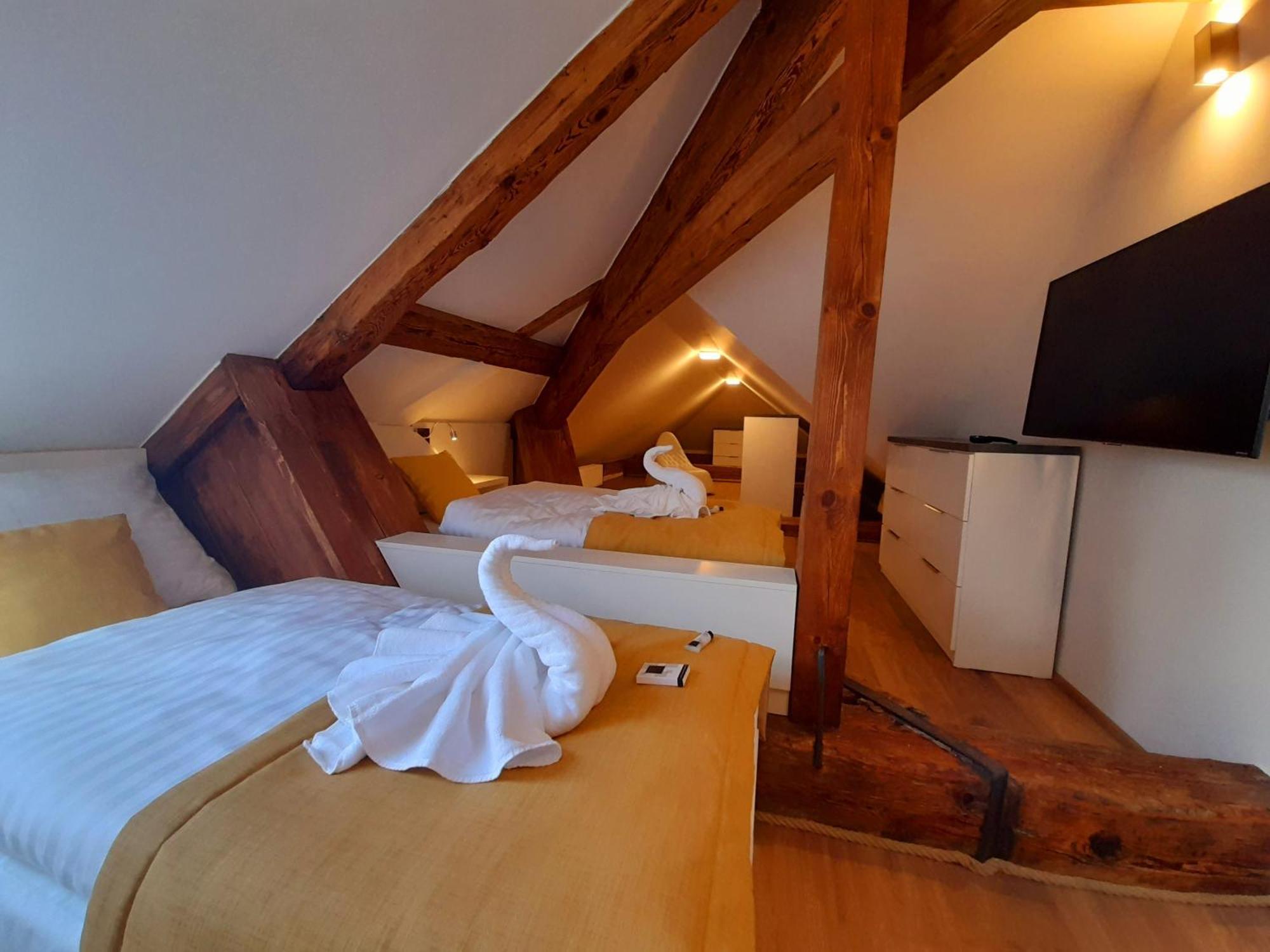 Residence Marianska Ceske Budejovice Bagian luar foto