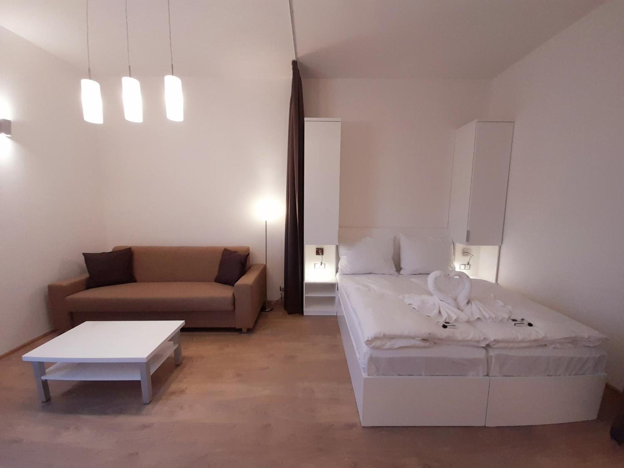 Residence Marianska Ceske Budejovice Bagian luar foto